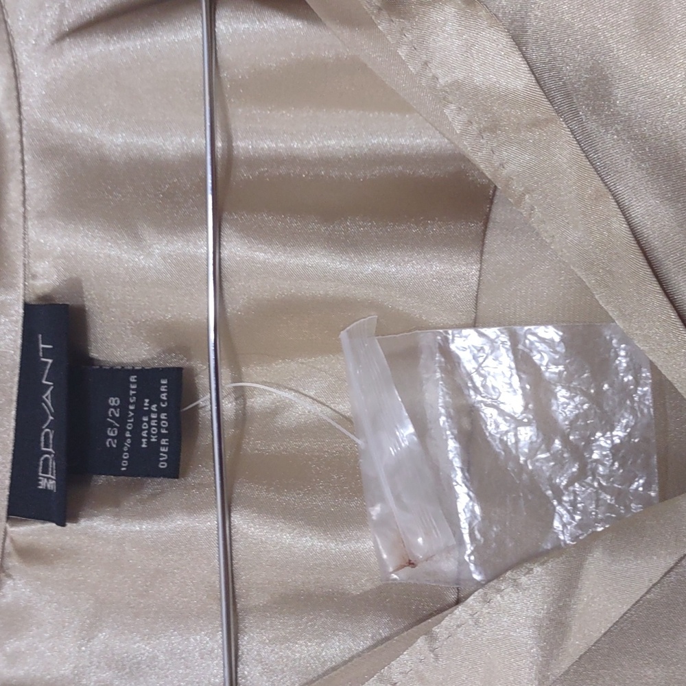 USED LANE BRYANT LONG SLEEVE GREEN BUTTON DOWN SHIRT SIZE 26/28 100% POLYESTER - Picture 10 of 12